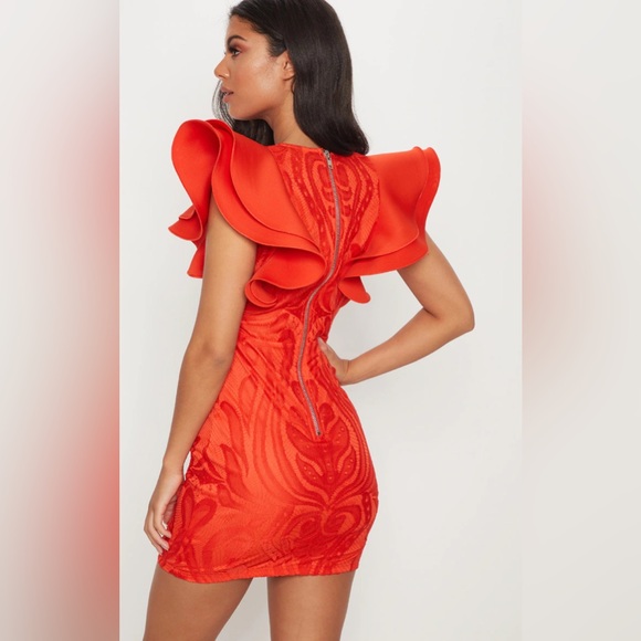 RED LACE RUFFLE DETAIL PLUNGE BODYCON DRESS - Picture 2 of 5
